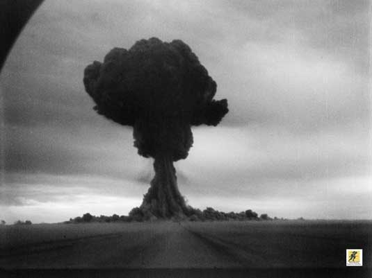 Awan jamur dari uji RDS-1 pertama, Bom atom Soviet (1949)