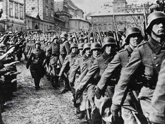 Hitler menyerang Cekoslovakia