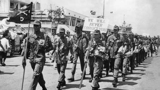 Pasukan Amerika menarik diri dari Vietnam
