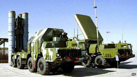 30N6 (FLAP LID) Radar pengendali tembakan dan TEL