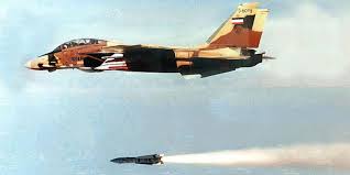F-14 Tomcat Iran menembakan AIM-54 Phoenix
