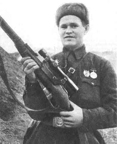 Vasily Grigoyevich Zaitsev ( 23 Maret 1915 - 15 Desember 1991) penembak jitu soviet yang antara 22 September 1942 dan 19 Oktober 1942, membunuh 40 tentara musuh serta antara 10 Oktober 1942 dan 17 Desember 1942, selama Pertempuran Stalingrad, dia membunuh 225 tentara lawan.