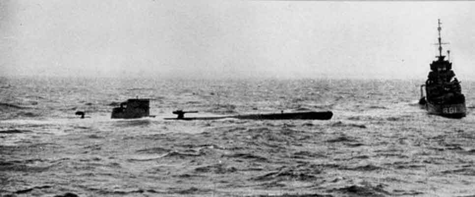 Kapal selam Jerman U-110 dan HMS Bulldog