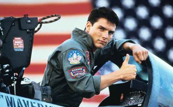 Penerbang Angkatan Laut Amerika Serikat LT Pete "Maverick" Mitchell-Tom Cruise