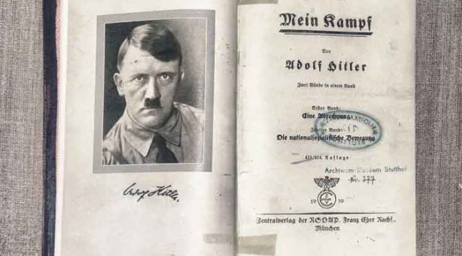 Adolf Hitler: Mein Kampf Salinan Mein Kampf karya Adolf Hitler dipamerkan di kamp konsentrasi Stutthof, dekat Sztutowo, Polandia.