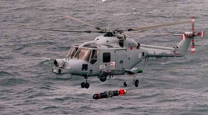 Heli Westland Lynx meluncurkan Torpedo Stingray