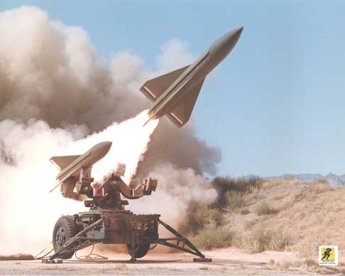HAWK (Homing All the Way Killer) MIM-23 adalah sistem rudal darat-ke-udara ketinggian rendah hingga menengah yang dikembangkan dan dirancang oleh Perusahaan Pertahanan Amerika Raytheon.