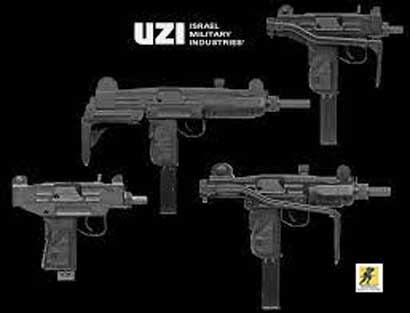 Senapan mesin ringan Uzi, senjata otomatis kompak yang digunakan di seluruh dunia sebagai senjata polisi dan pasukan khusus.