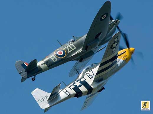 North American P-51 Mustang dan Supermarine Spitfire