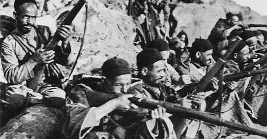 22 Juli 1921, Perang Rif : Tentara Spanyol mengalami kekalahan militer terburuknya di zaman modern dari suku Berber di wilayah Rif, Maroko Spanyol