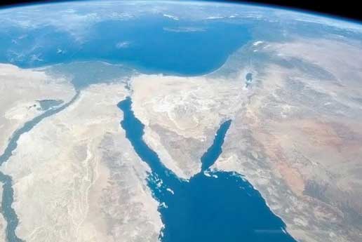 Foto ruang angkasa Kanal Suez dan Rencana Kanal Ben Gurion